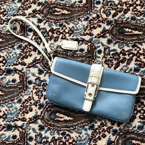 ⚡️SALE⚡️Coach Wristlet - Blue and White - EUC